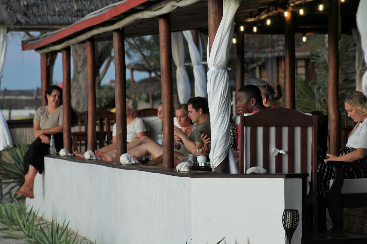 Ecolodge Du Menabe Belo Exterior photo