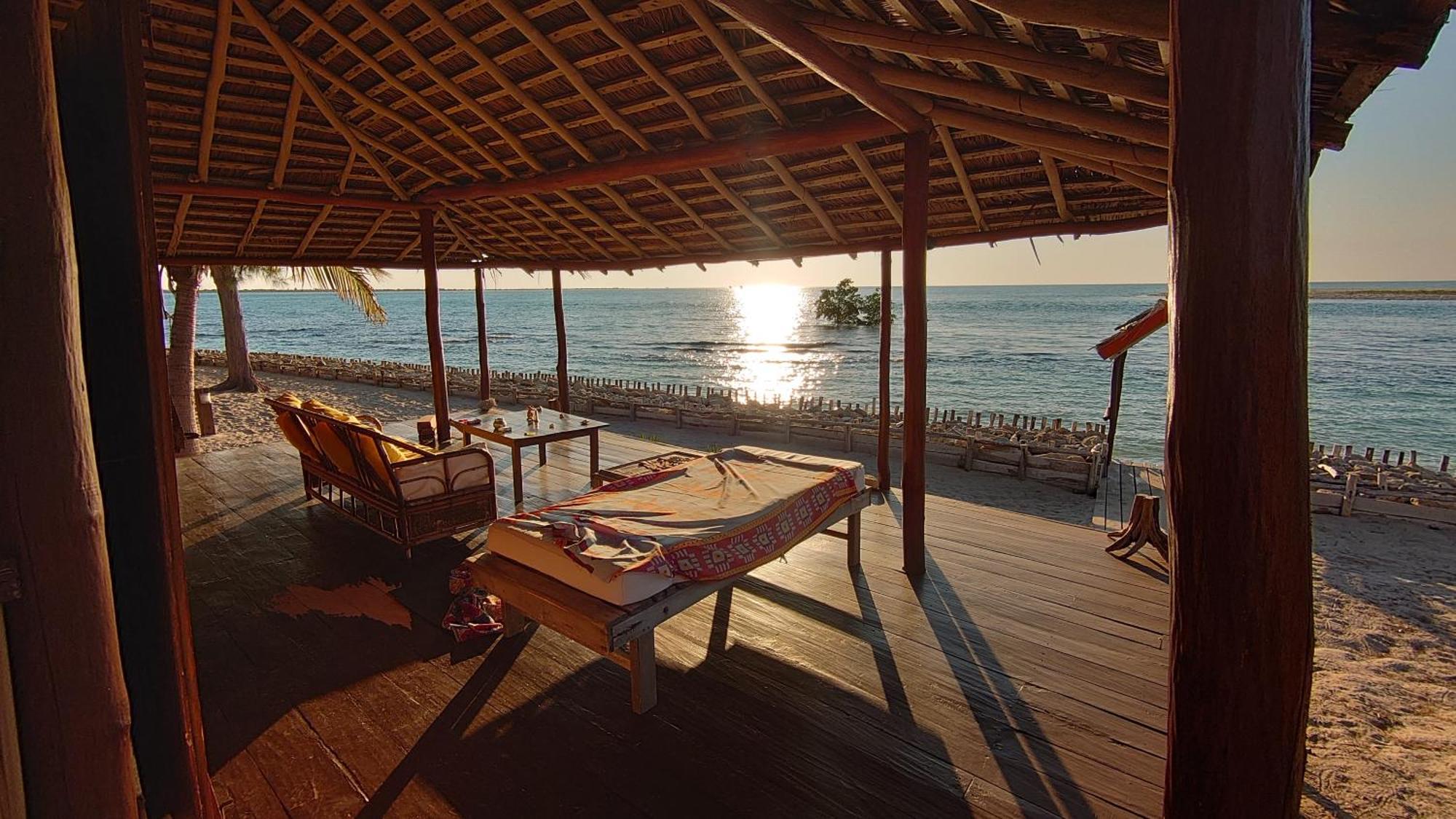 Ecolodge Du Menabe Belo Exterior photo